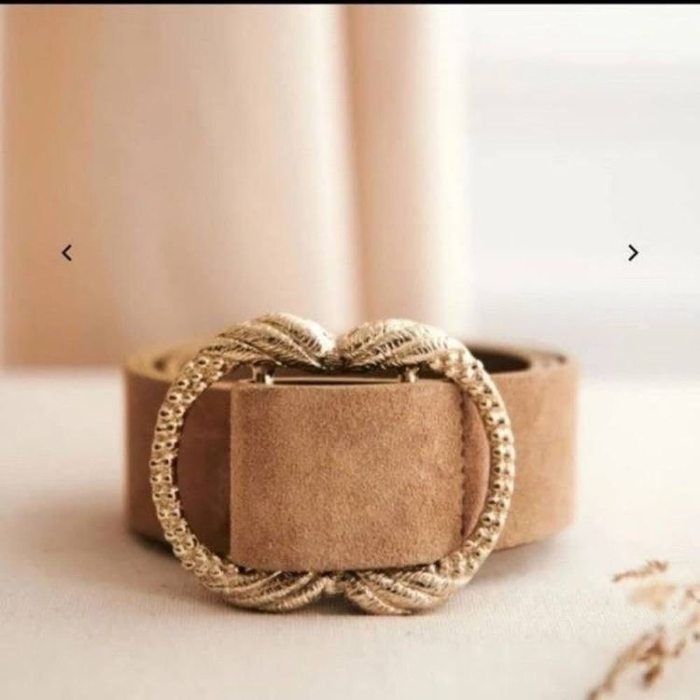 *SOLD* Sézane NWOT Artemis Belt Beige in size 80